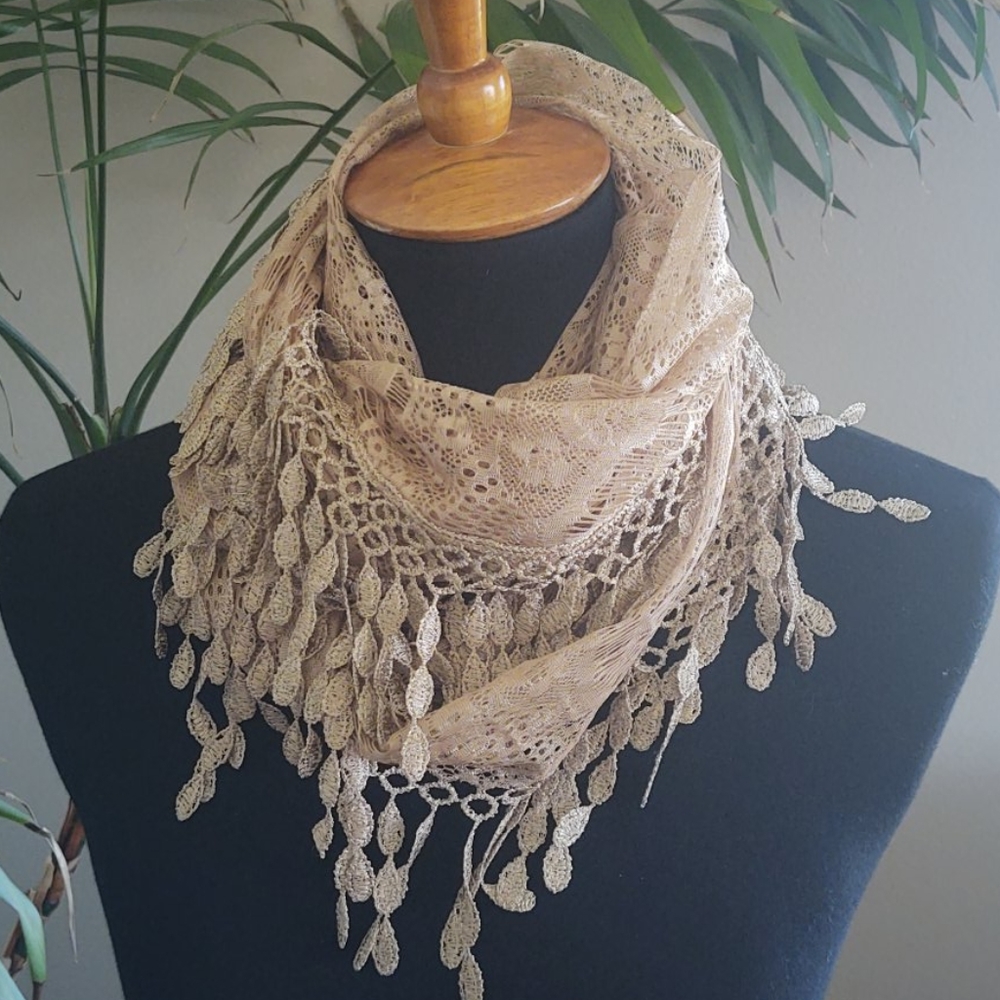 NWOT Tan Lace Infinity Scarf - Picture 4 of 4